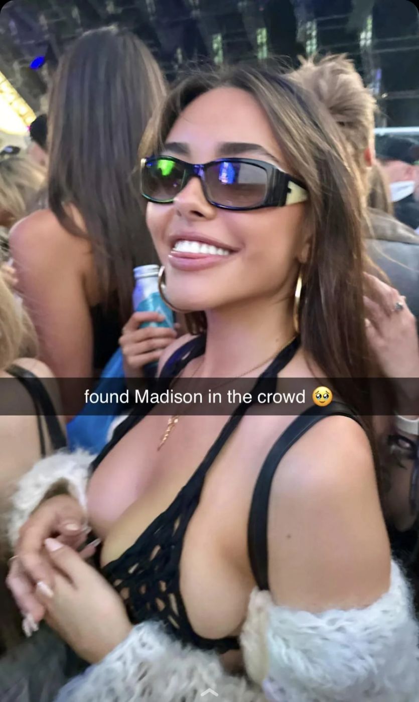 Madison Beer Nude Photos Leak